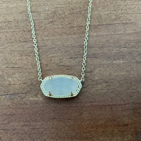 Kendra Scott Classic “Elisa” necklace Iridescent Drusy - Picture 4 of 4